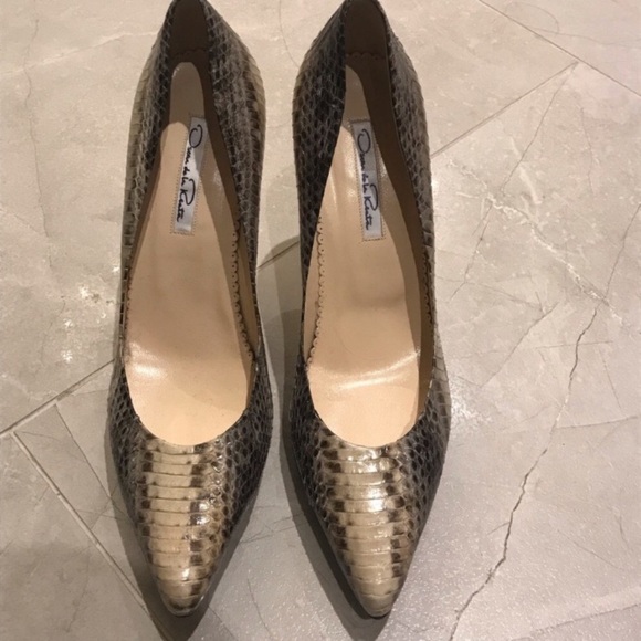 Authentic Oscar de la Renta Snakeskin Pumps - Picture 2 of 10